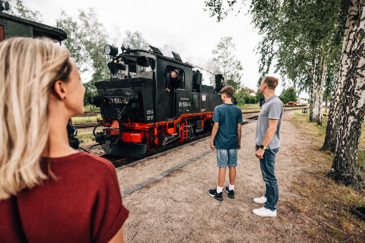 Zug der Döllnitzbahn im Bahnhof Mügeln © Philipp Herfort Photography