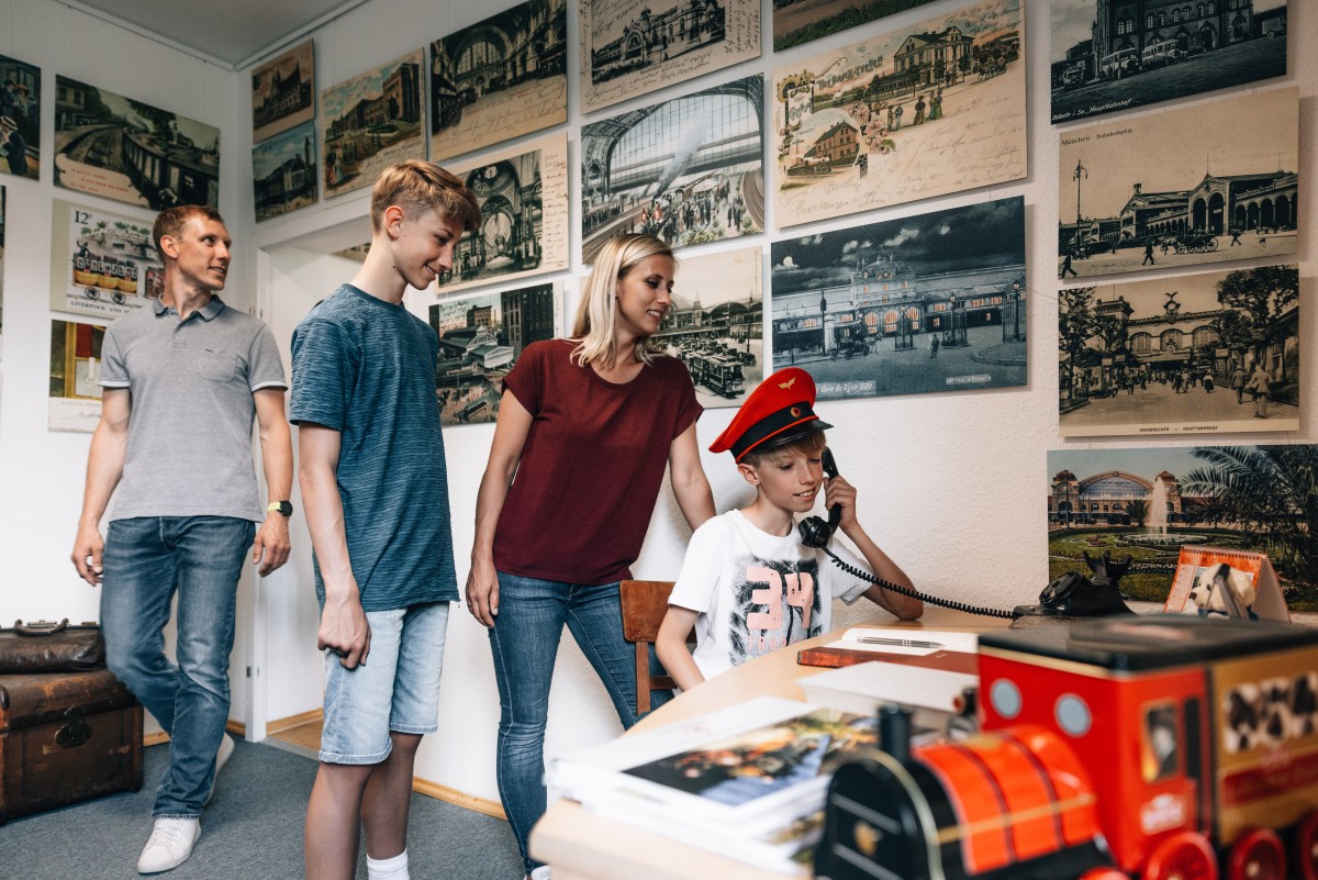 Eisenbahn-Postkartenmuseum Oschatz © Philipp Herfort Photography