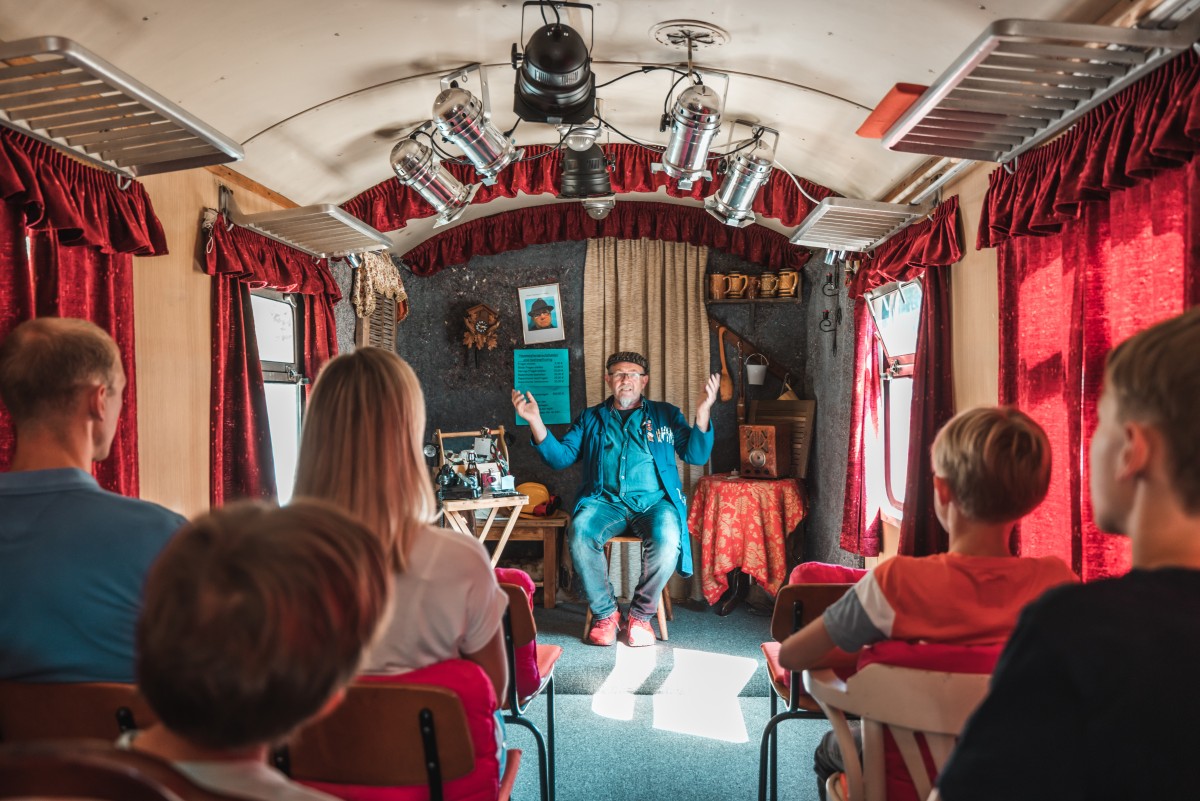 Theaterwagen der Zittauer Schmalspurbahn © Philipp Herfort Photography