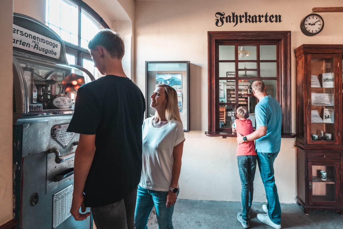 Der Museumsbahnhof Bertsdorf an der Zittauer Schmalspurbahn wird vom Interessenverband der Zittauer Schmalspurbahnen e.V. unterhalten. © Philipp Herfort Photography